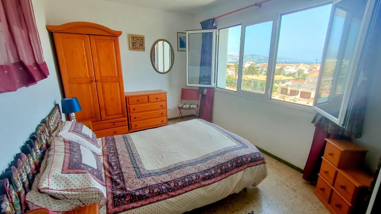 Summer Breeze Apartment Empuriabrava Kültér fotó